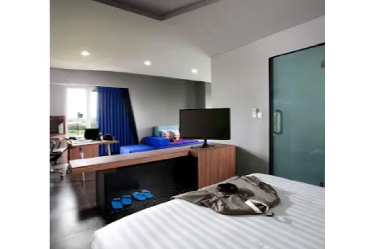 Berry Biz Hotel เซมินยัค ภายนอก รูปภาพ