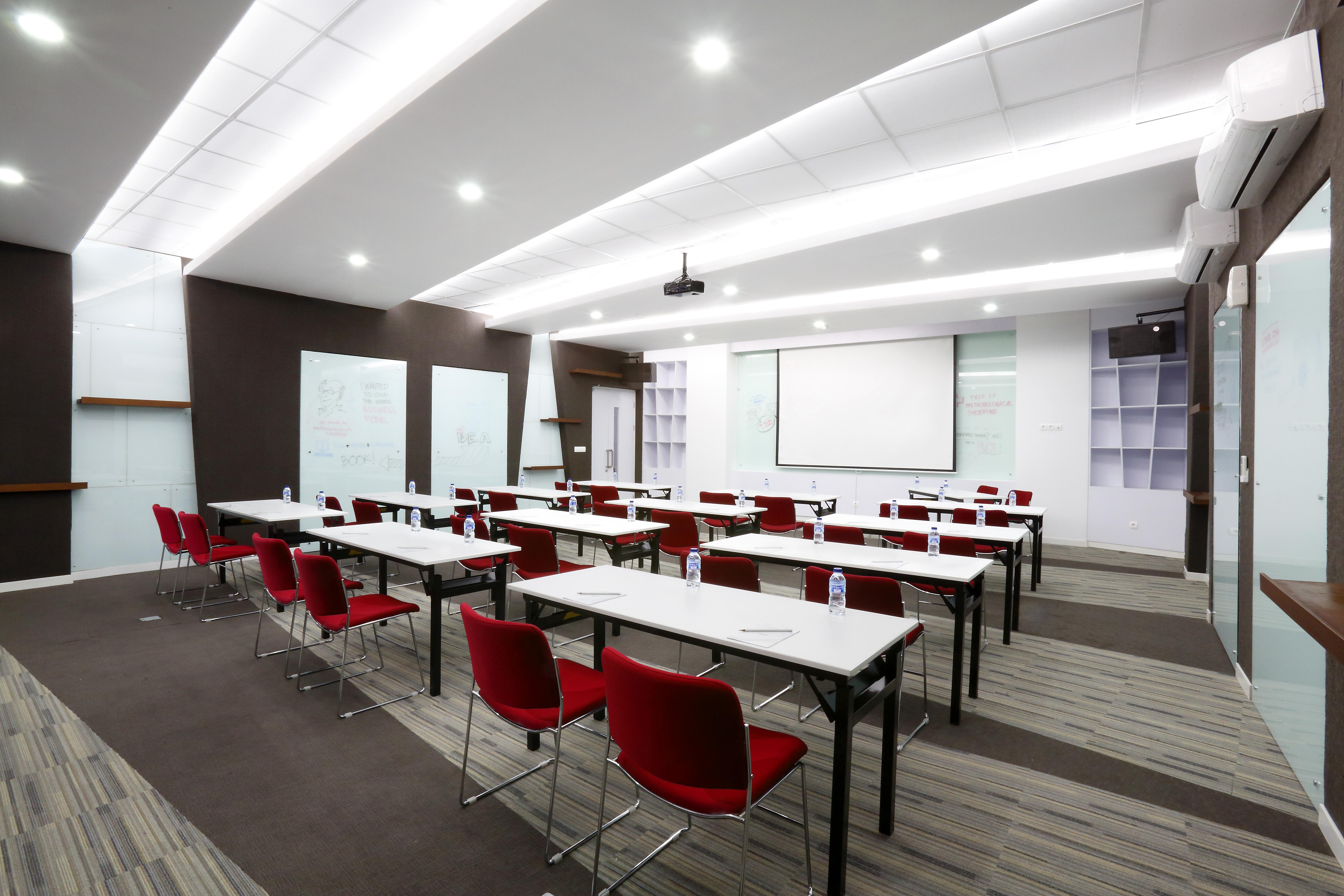 Berry Biz Hotel เซมินยัค ภายนอก รูปภาพ