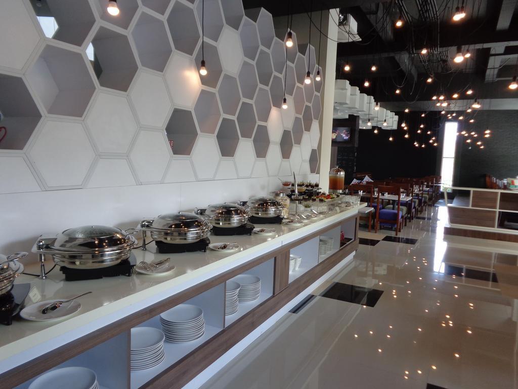 Berry Biz Hotel เซมินยัค ภายนอก รูปภาพ